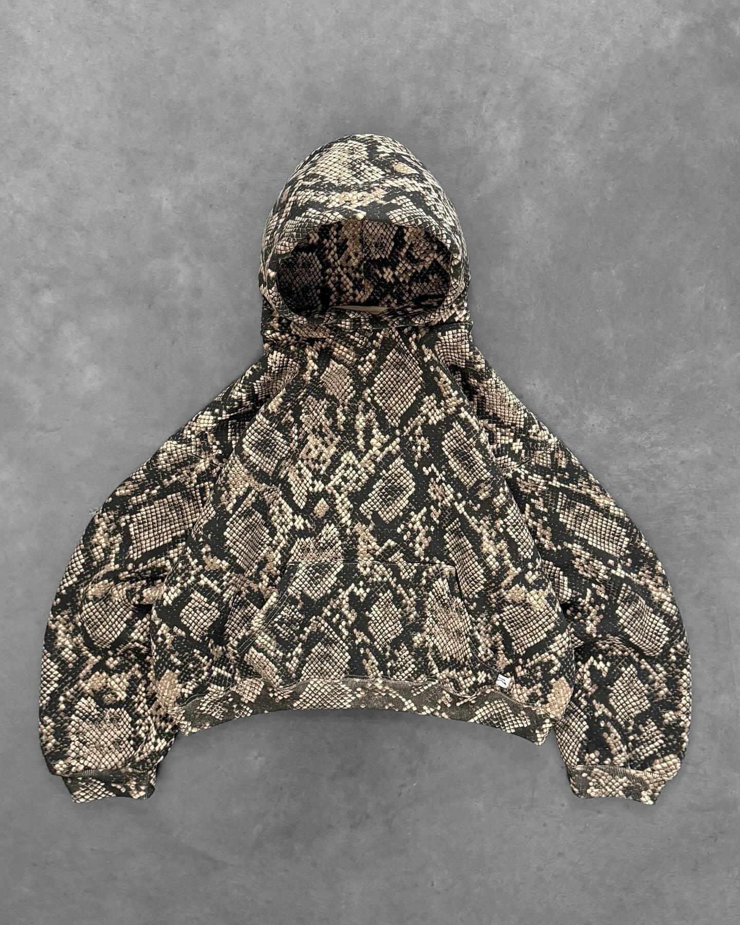 SNEYK SKYN' Hoodie ✶