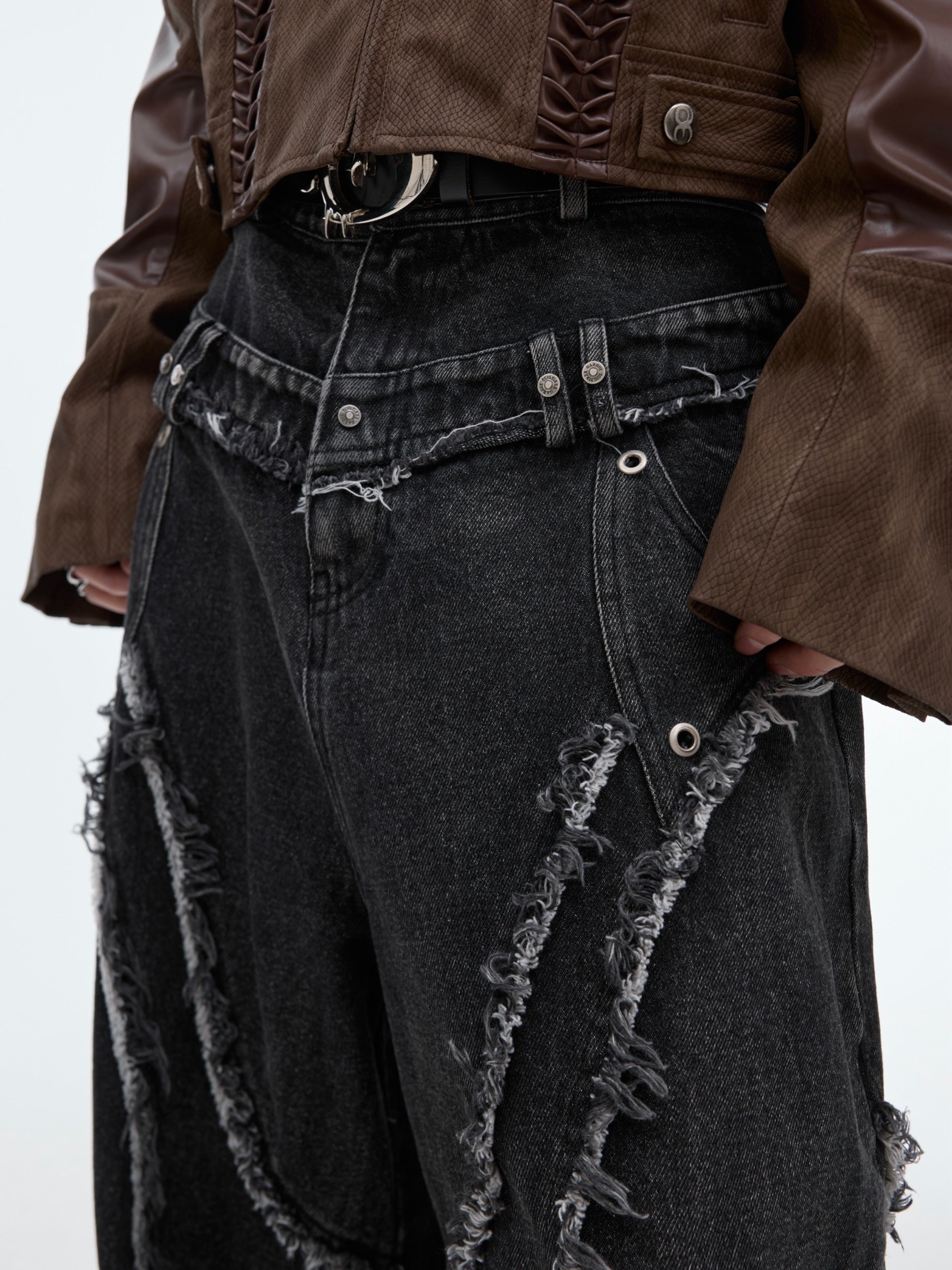 SHADOW STRIDE' Jeans ✶